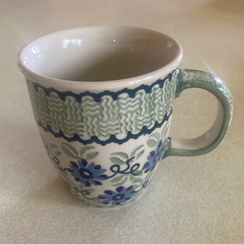 Boleslawcu hand made marked L. Moakaiuk polish pottery  floral coffee mug